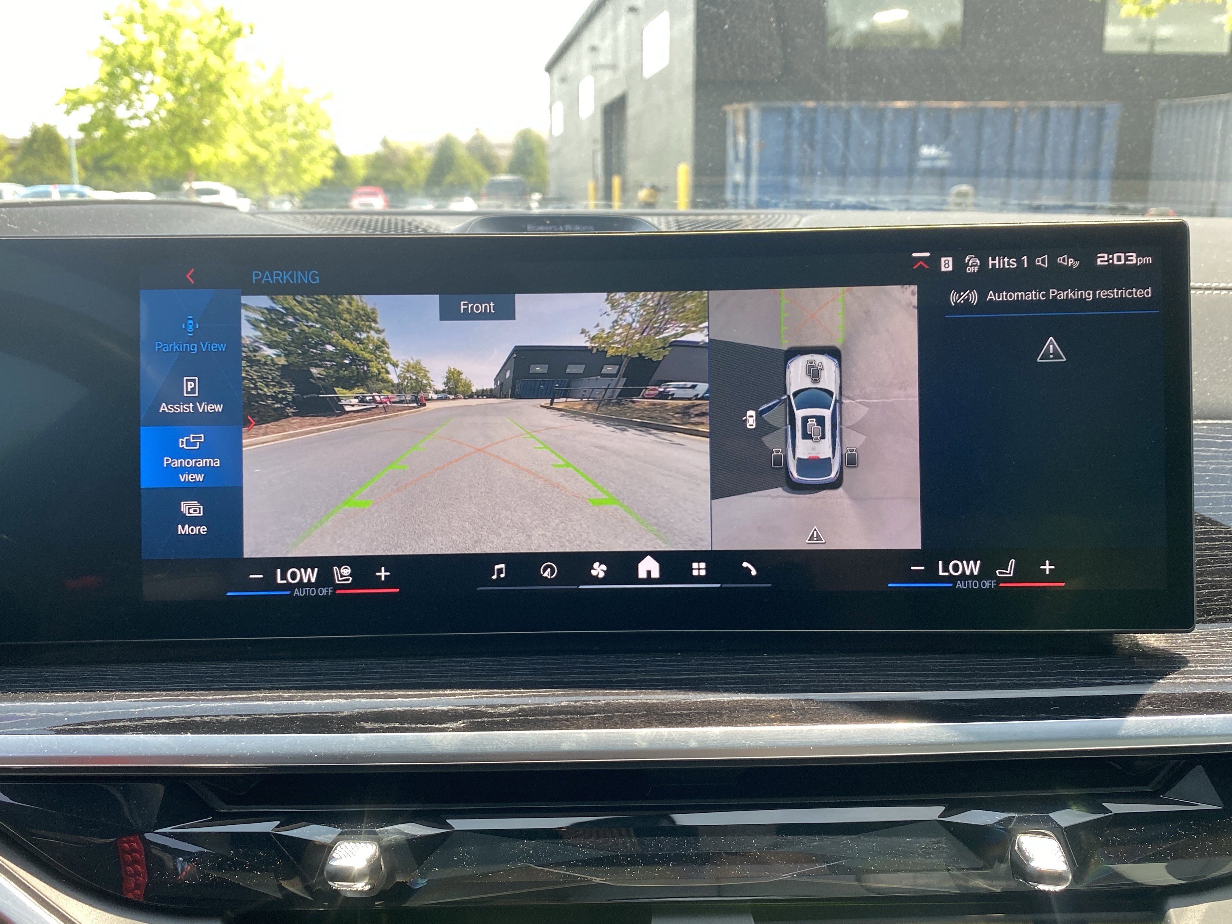 Used 2025 BMW X6 M Competition w/ Executive Package image 40