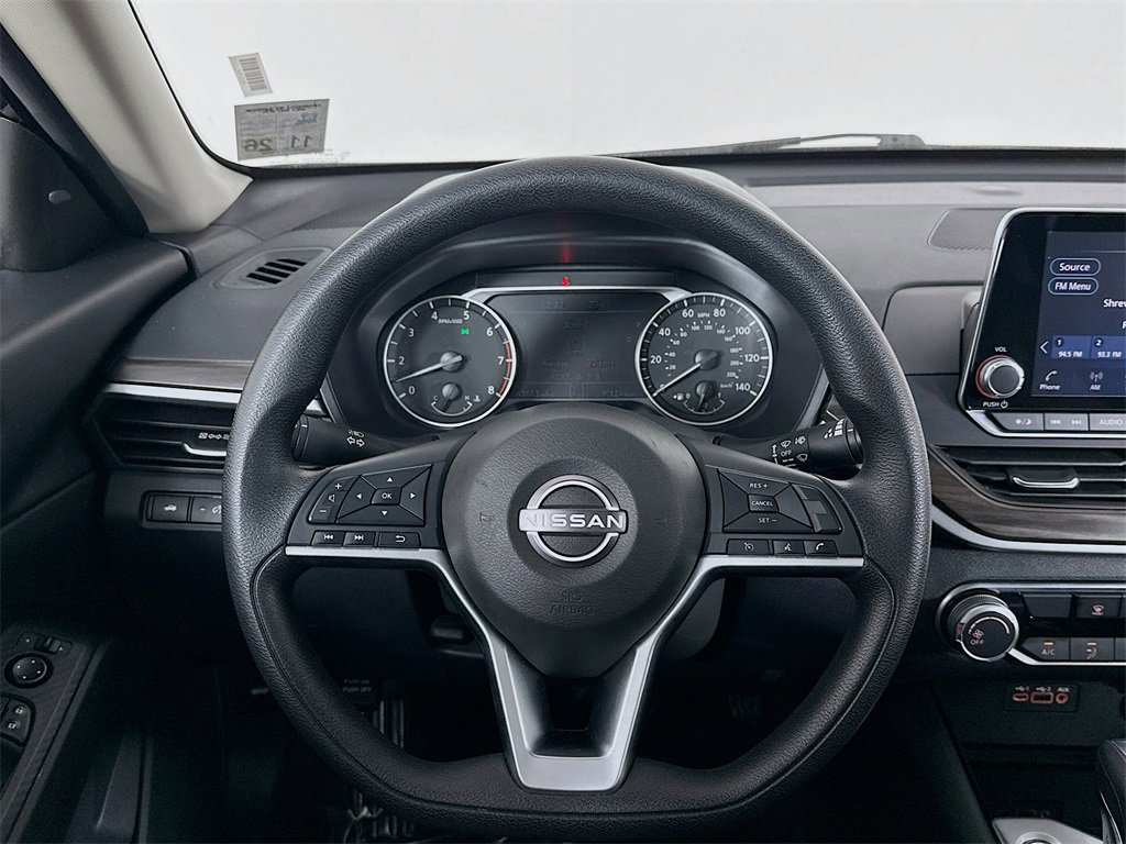 Used 2024 Nissan Altima 2.5 SV image 11