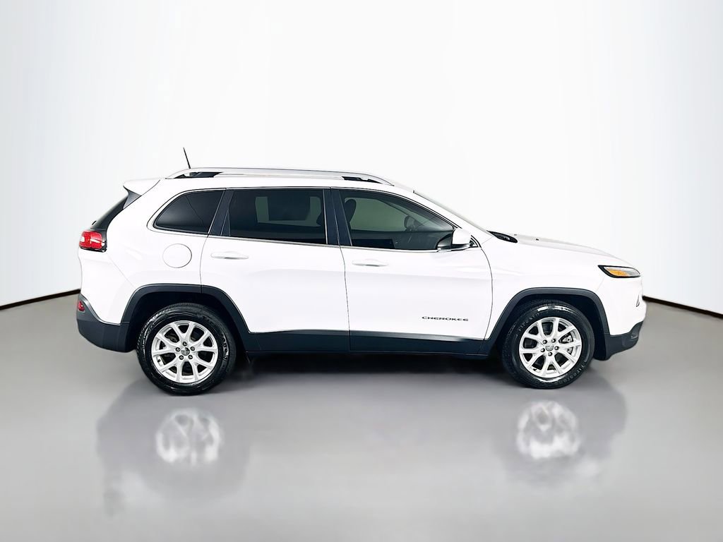 Used 2017 Jeep Cherokee Latitude w/ Comfort & Sound Group image 8
