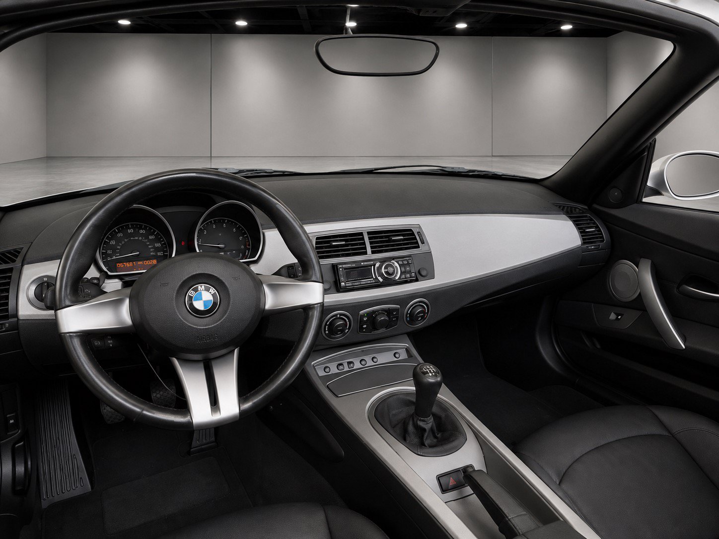 Used 2003 BMW Z4 2.5i RWD image 4