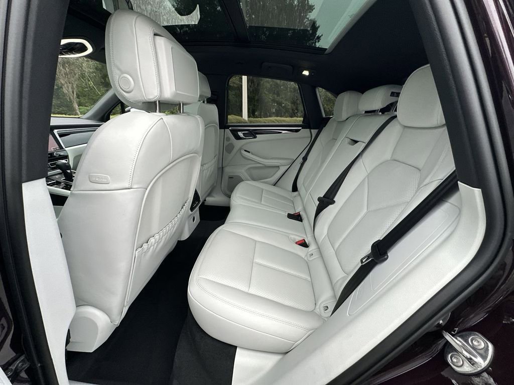 Certified 2026 Porsche Macan S AWD/4WD image 19