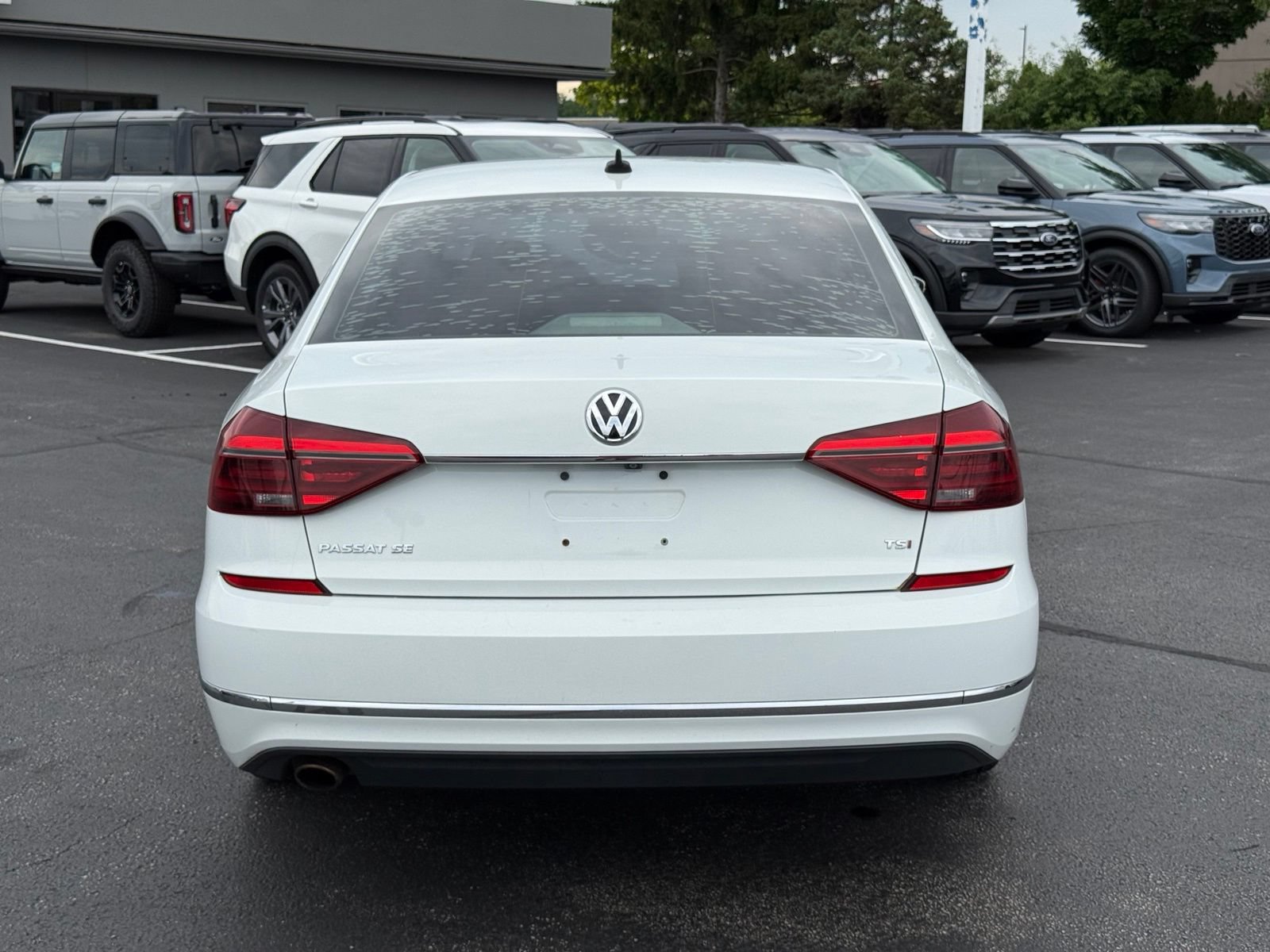 Used 2017 Volkswagen Passat 1.8T SE FWD image 5