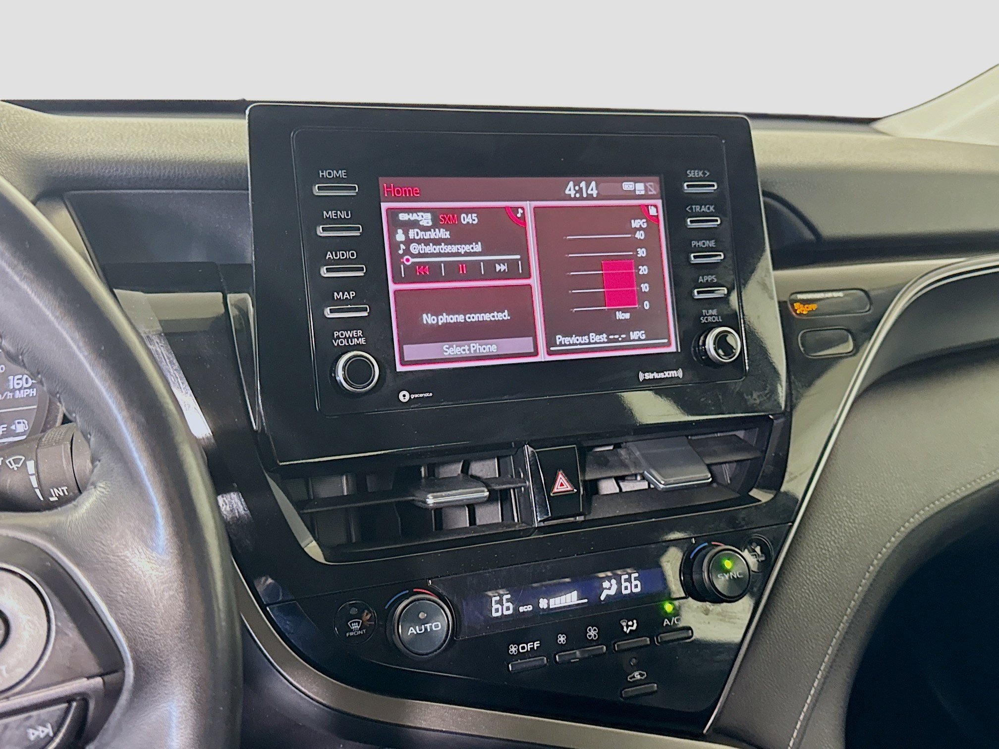 Used 2024 Toyota Camry SE image 18