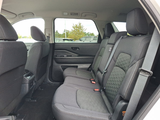Used 2024 Nissan Pathfinder SV AWD/4WD image 10