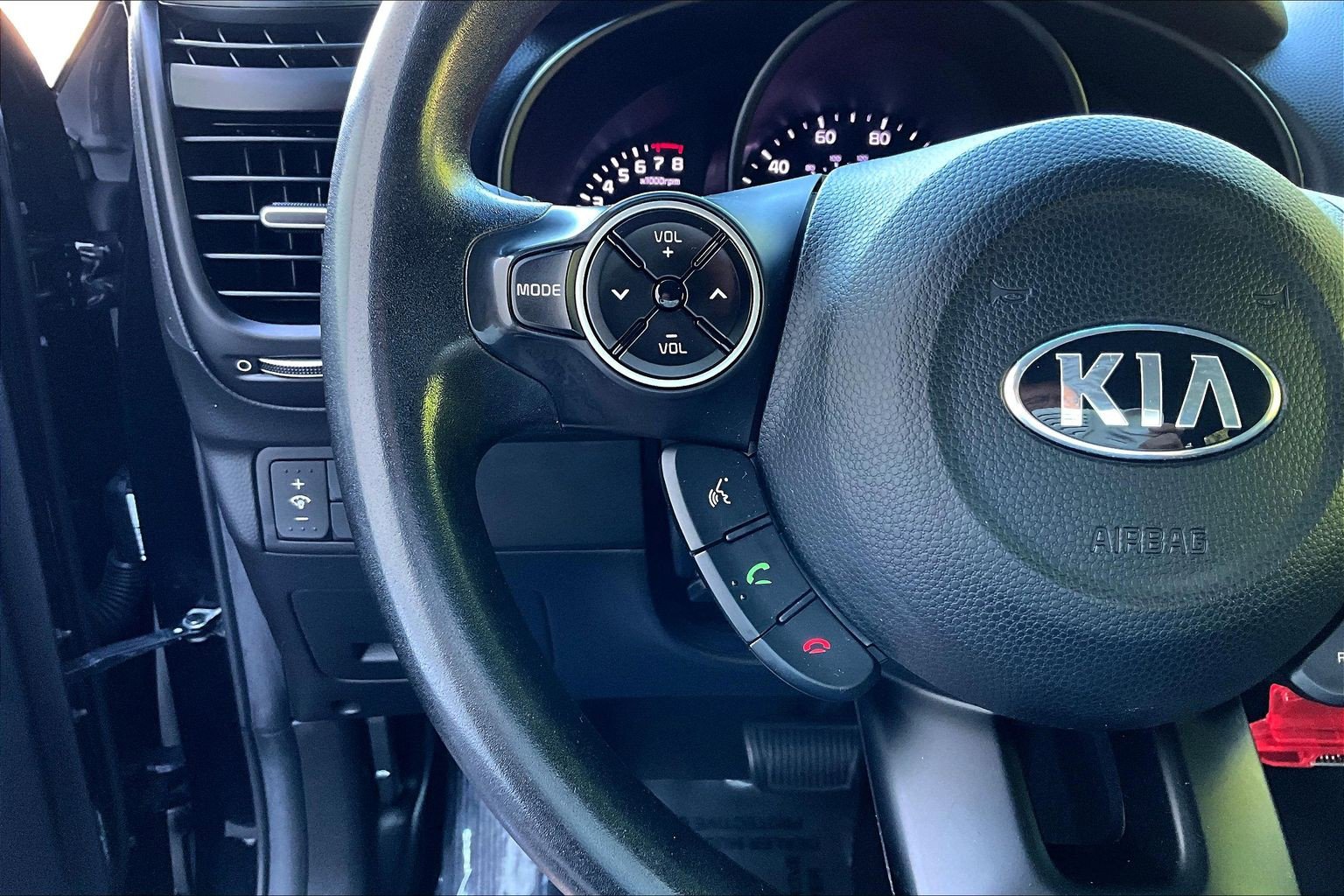 Used 2017 Kia Soul FWD image 13