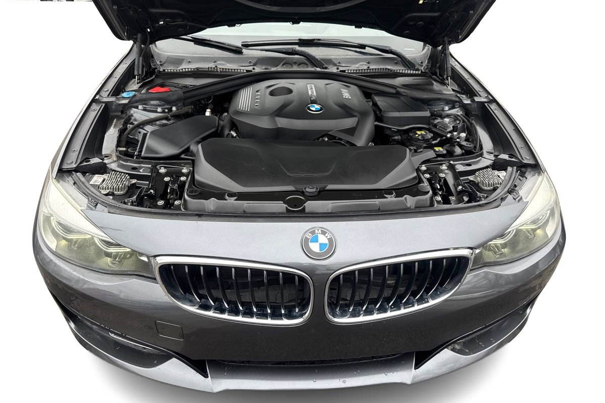 Used 2018 BMW 330i Gran Turismo xDrive image 24