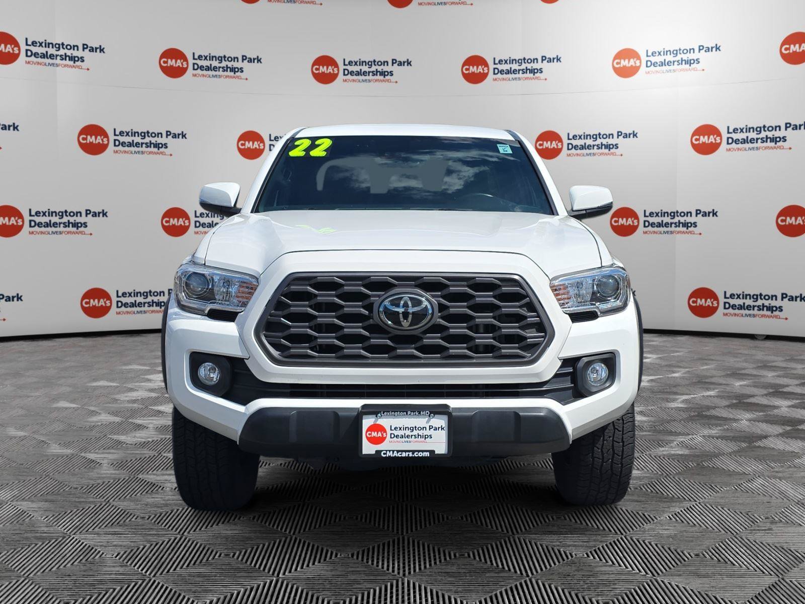 Used 2022 Toyota Tacoma TRD Off-Road w/ Technology Package AWD/4WD image 2