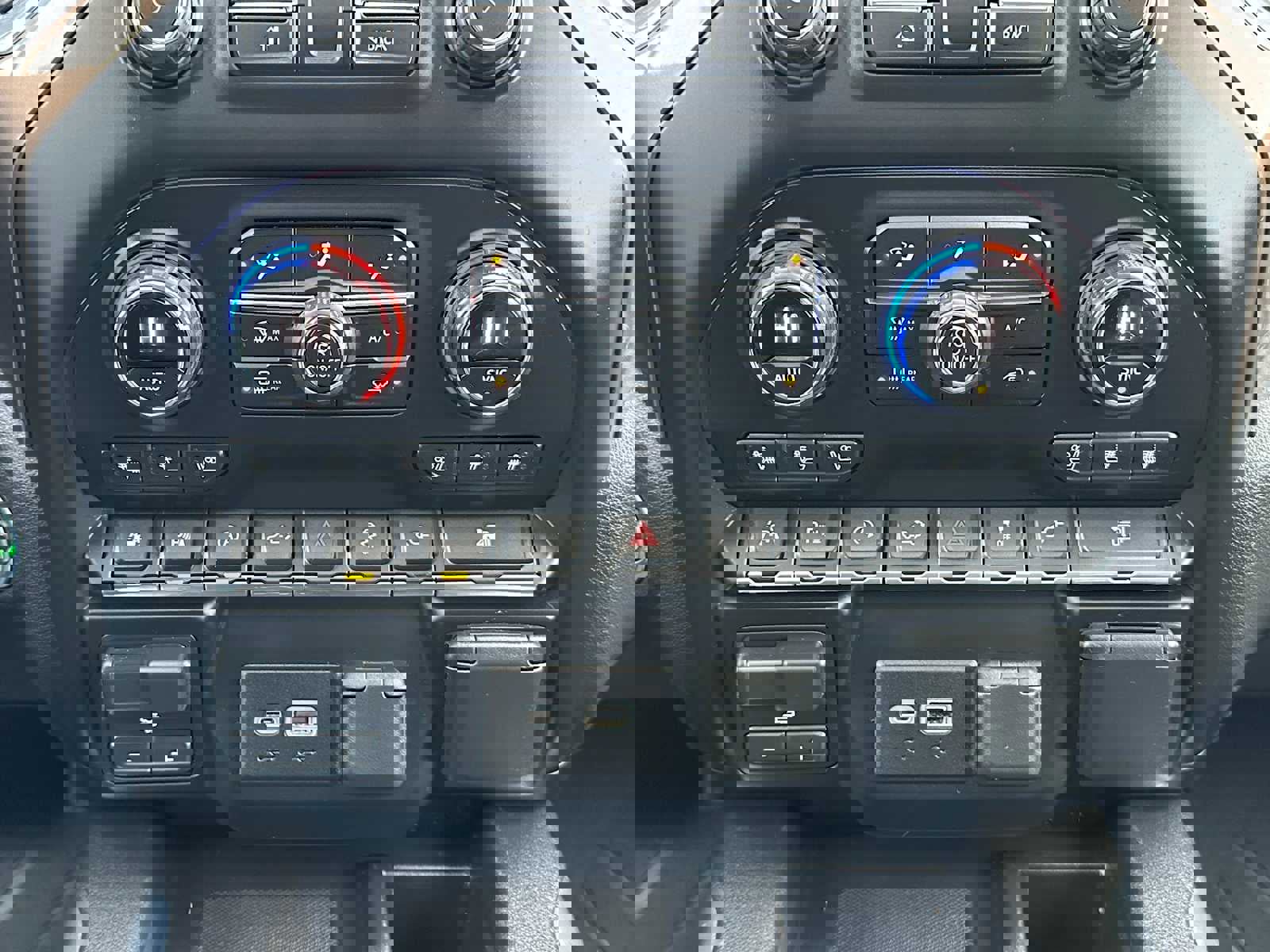 Used 2020 Chevrolet Silverado 1500 High Country w/ Technology Package image 28