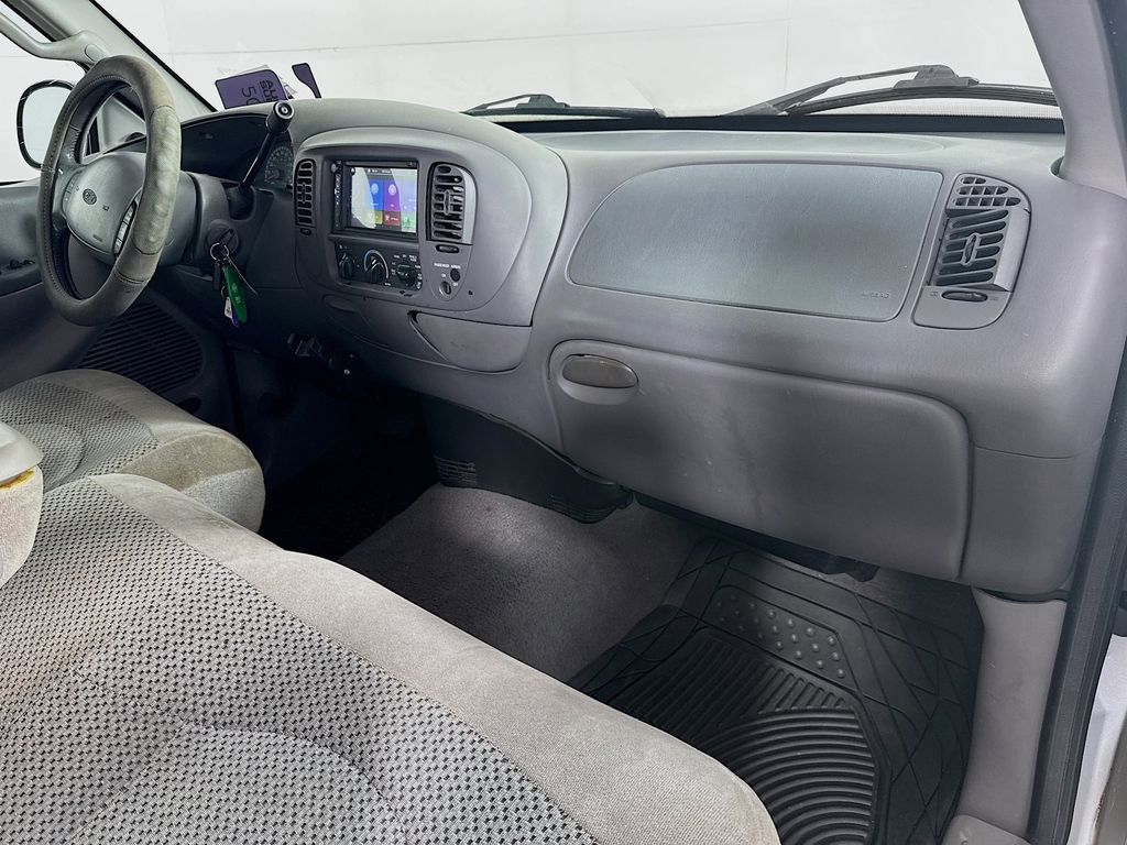 Used 2001 Ford F150 Lariat RWD image 32