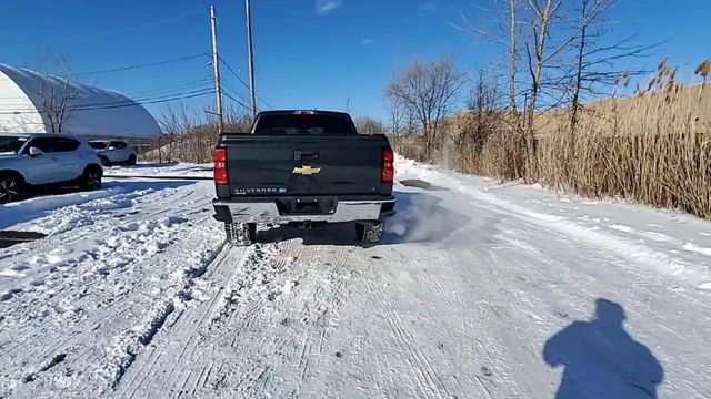 Used 2018 Chevrolet Silverado 1500 LT w/ LT Eassist Package AWD/4WD image 7