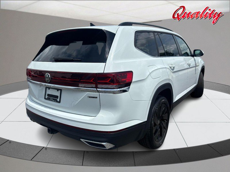 Used 2025 Volkswagen Atlas SE AWD/4WD image 3