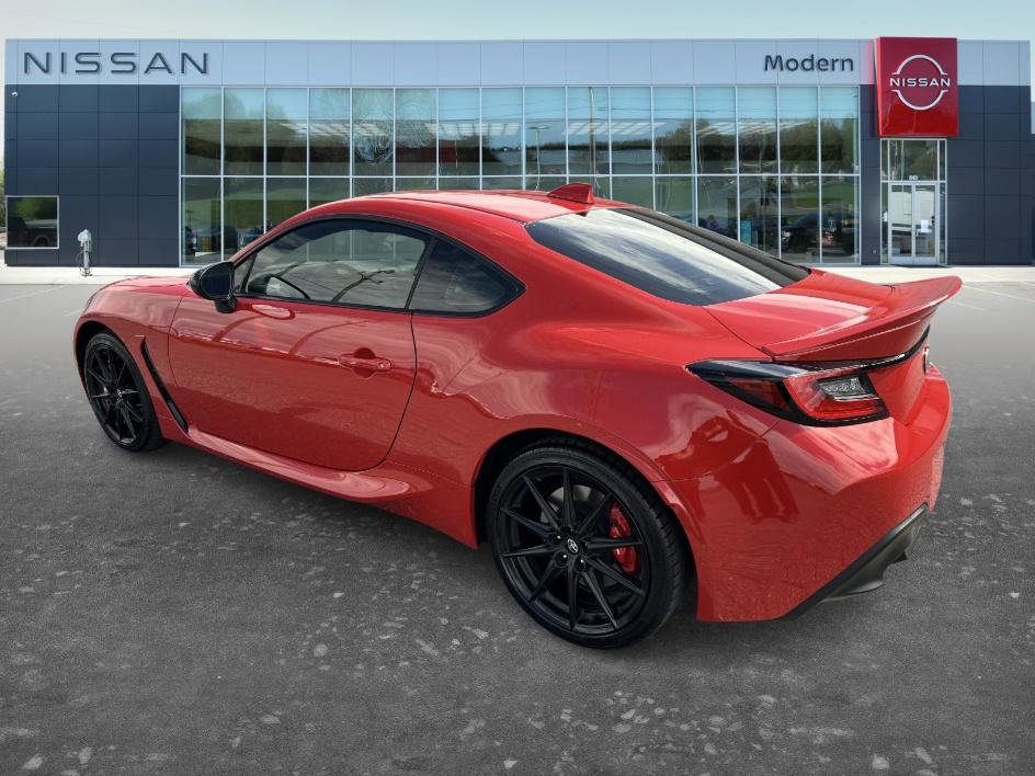 Used 2025 Toyota GR86 Premium w/ Performance Package image 6