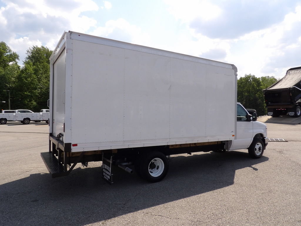 Used 2024 Ford E-450 and Econoline 450 Super Duty w/ Power Windows & Locks Group RWD image 8
