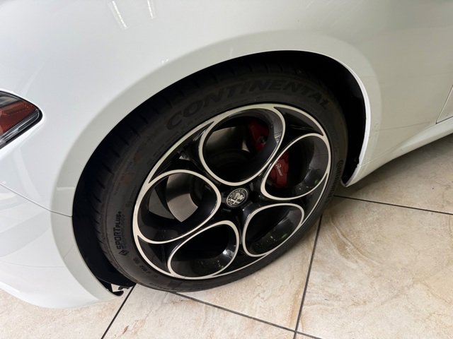 Used 2022 Alfa Romeo Giulia Veloce RWD image 7