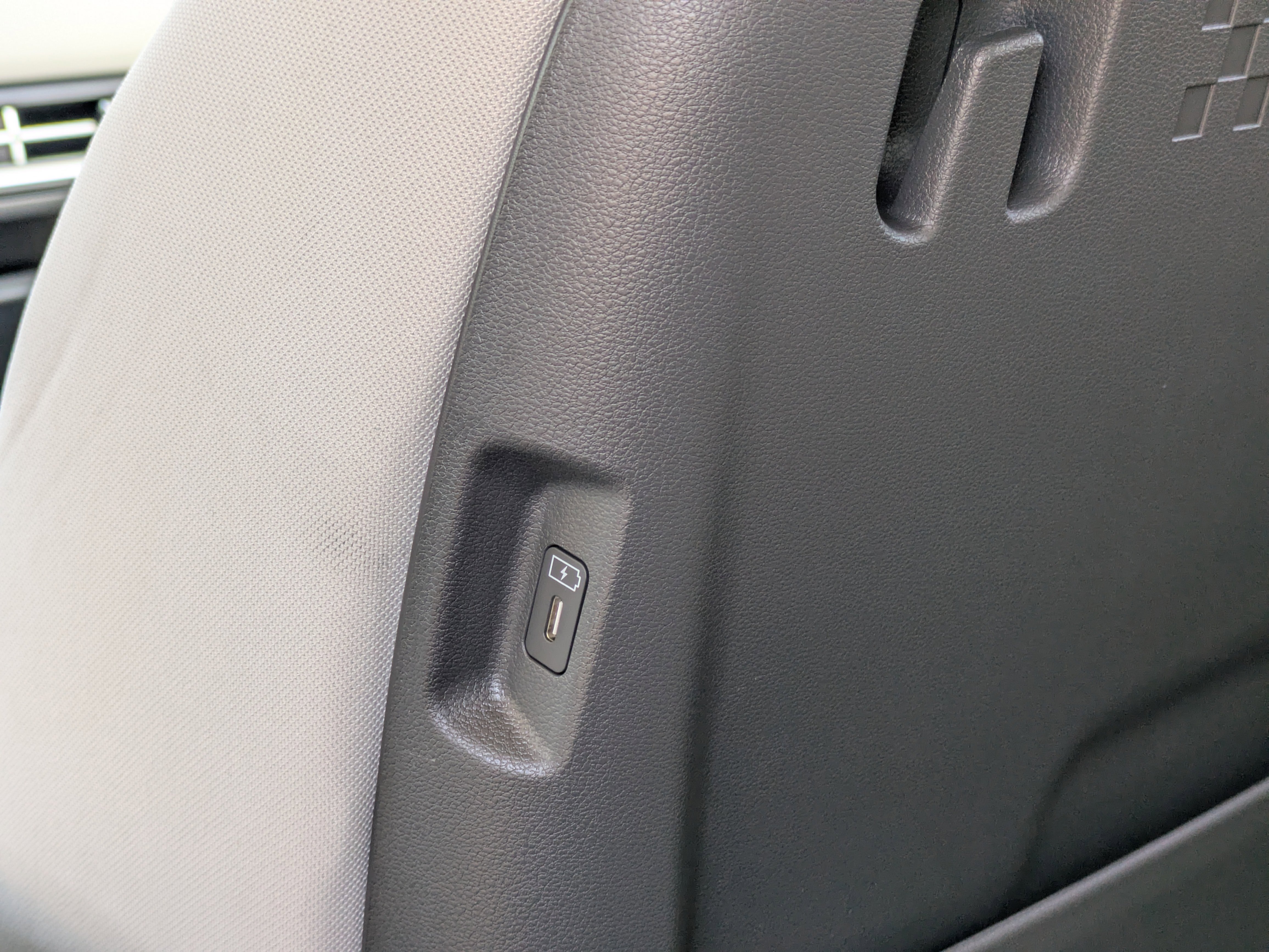 New 2026 Hyundai Santa Fe SE image 14