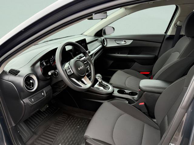 Used 2023 Kia Forte LXS FWD image 3