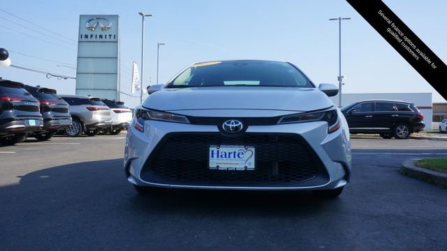 Used 2022 Toyota Corolla LE FWD image 2