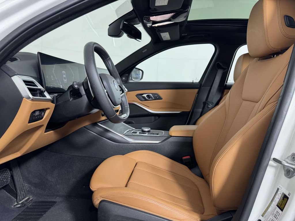 Used 2026 BMW 330i xDrive Sedan w/ Premium Package AWD/4WD image 4