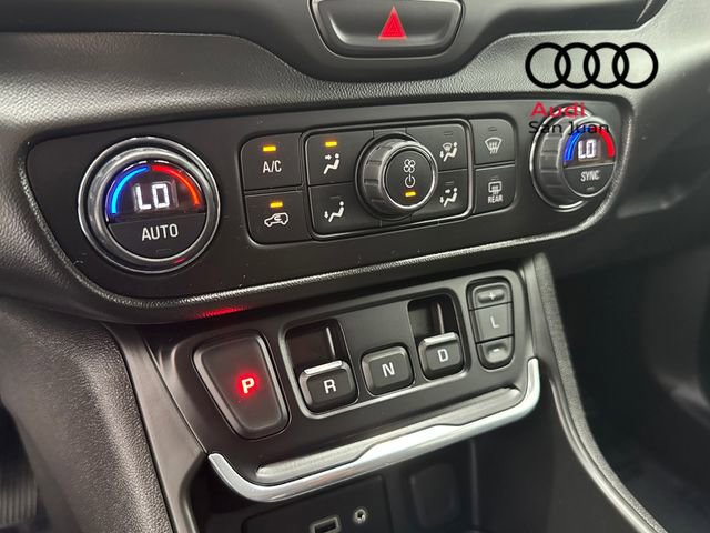 Used 2021 GMC Terrain SLE w/ Driver Convenience Package image 23