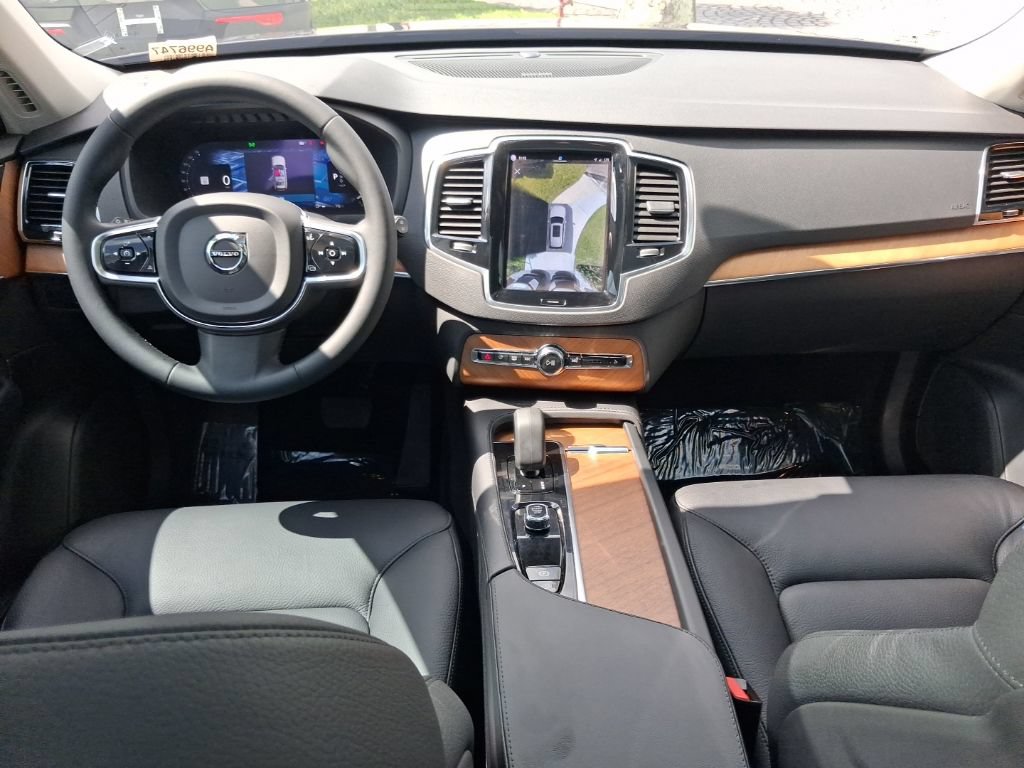 Certified 2023 Volvo XC90 B6 Plus AWD/4WD image 9
