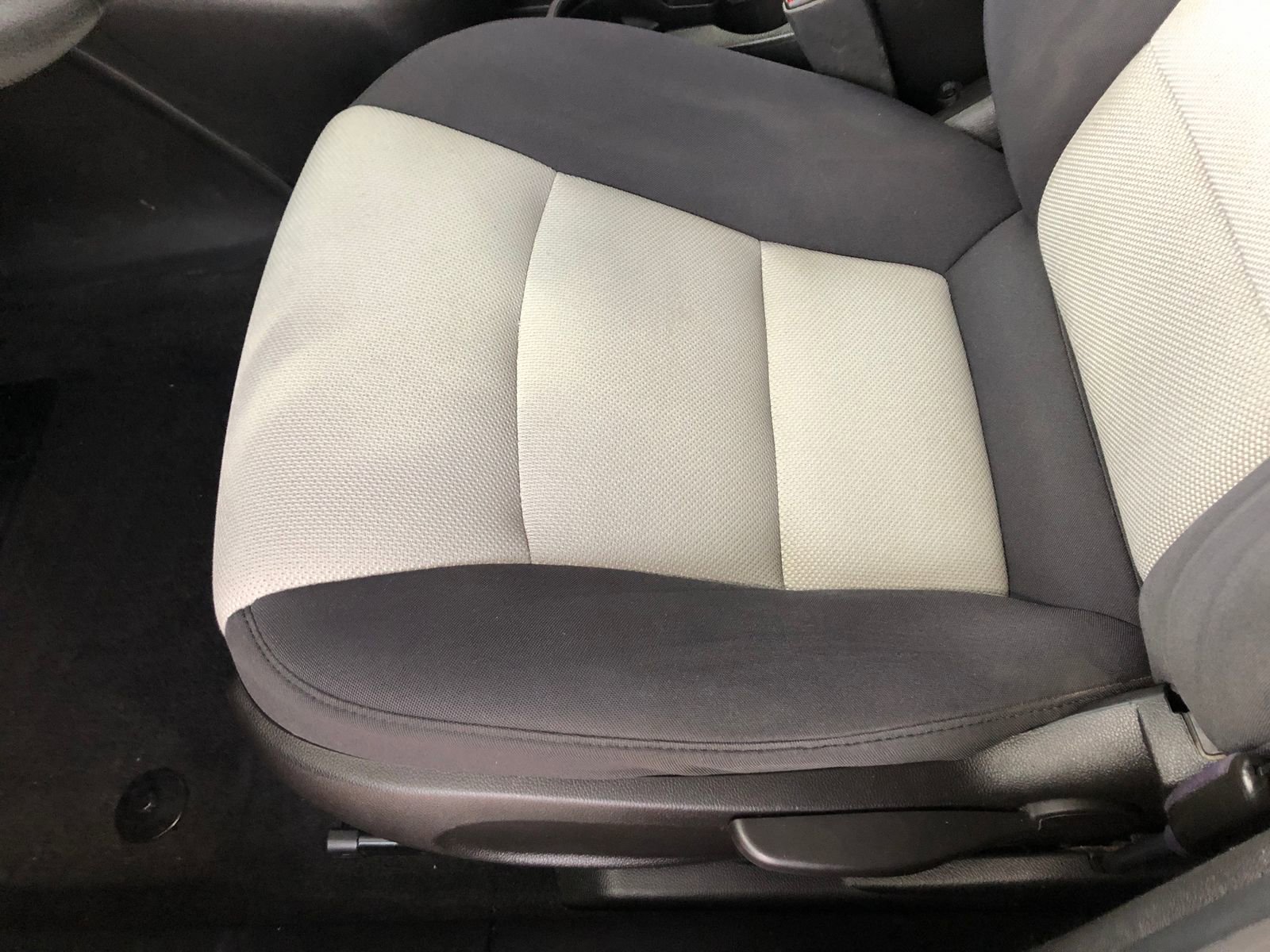 Used 2013 Chevrolet Cruze LS FWD image 19