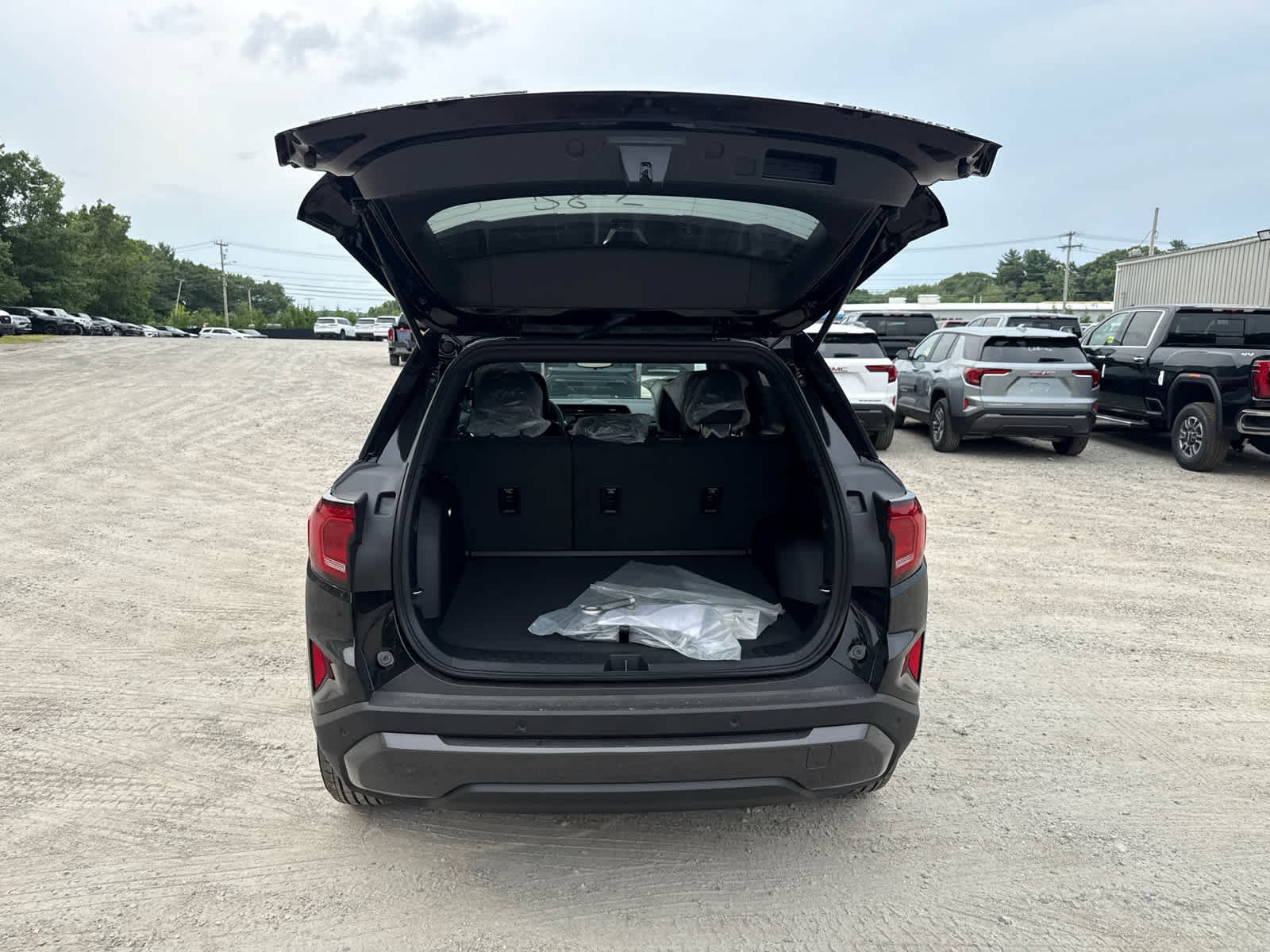 New 2027 GMC Terrain Elevation w/ Technology Package II AWD/4WD image 10