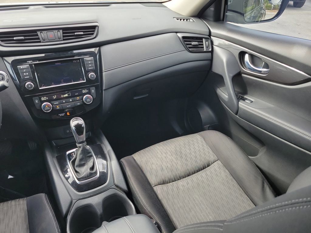 Certified 2020 Nissan Rogue SV FWD image 20