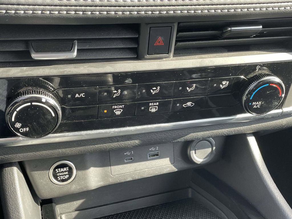 Used 2023 Nissan Rogue S image 26