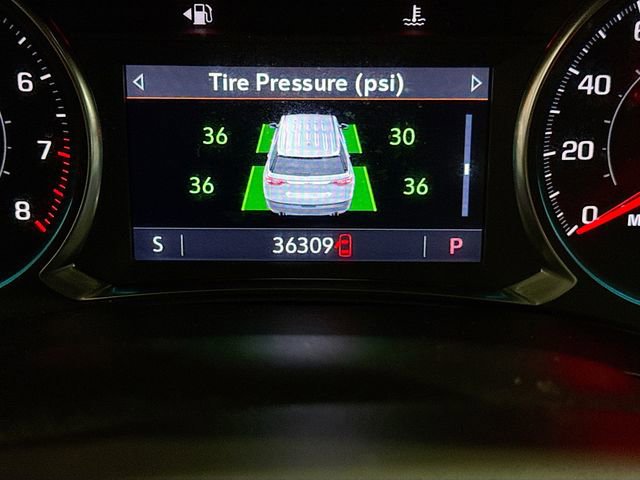 Used 2023 Chevrolet Traverse LT image 13