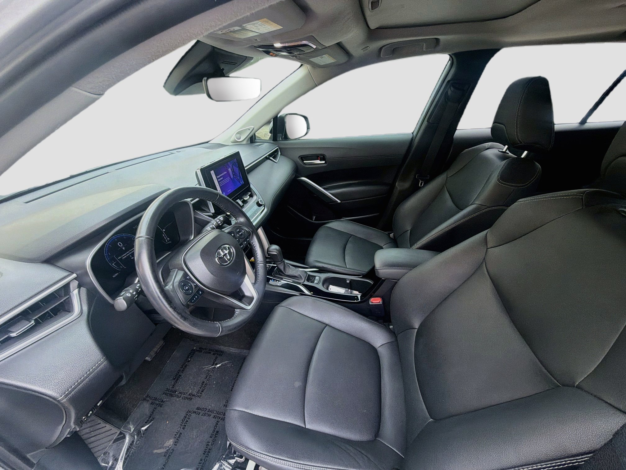 Used 2023 Toyota Corolla Cross XLE w/ Convenience Package FWD image 18