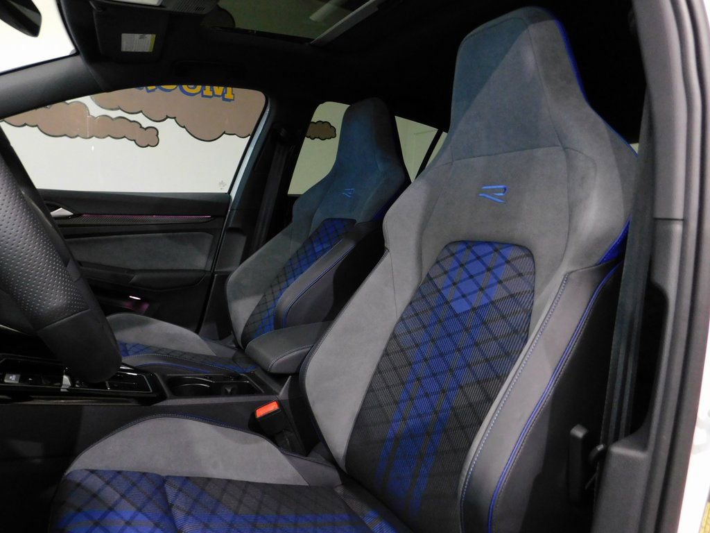 Used 2025 Volkswagen Golf R image 37