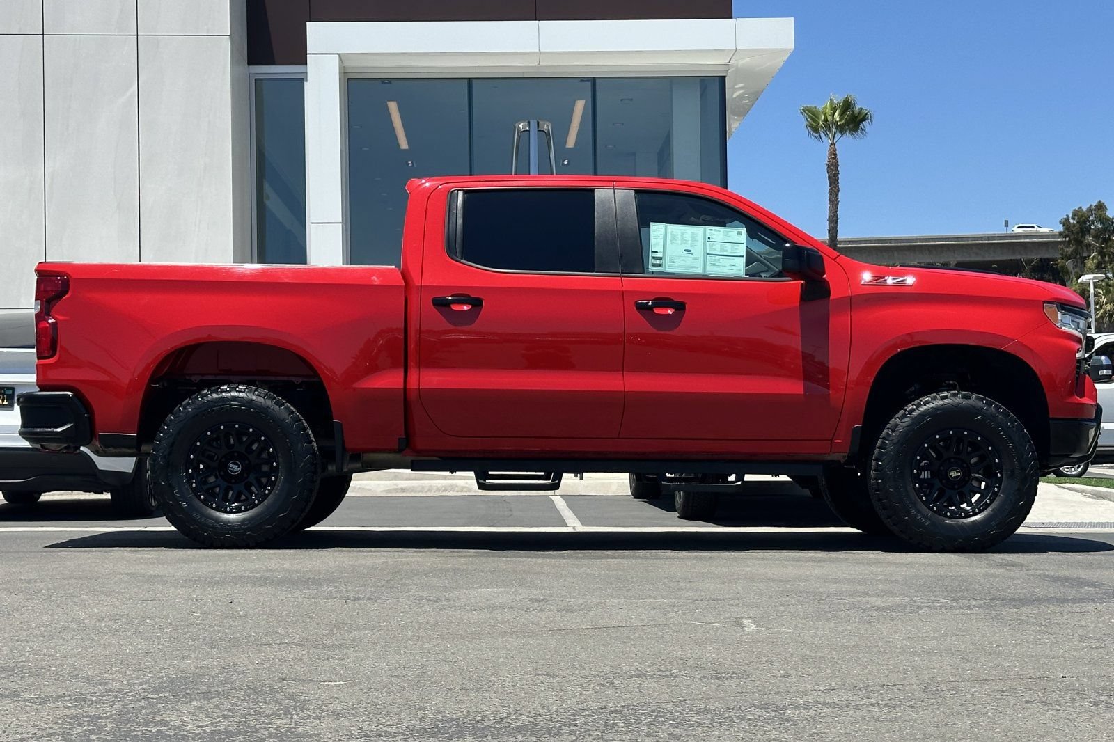 Used 2023 Chevrolet Silverado 1500 LT Trail Boss AWD/4WD image 2