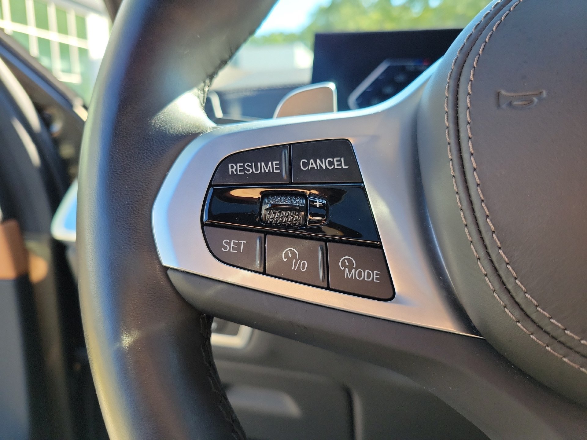 Used 2024 BMW X7 xDrive40i w/ M Sport Package AWD/4WD image 36