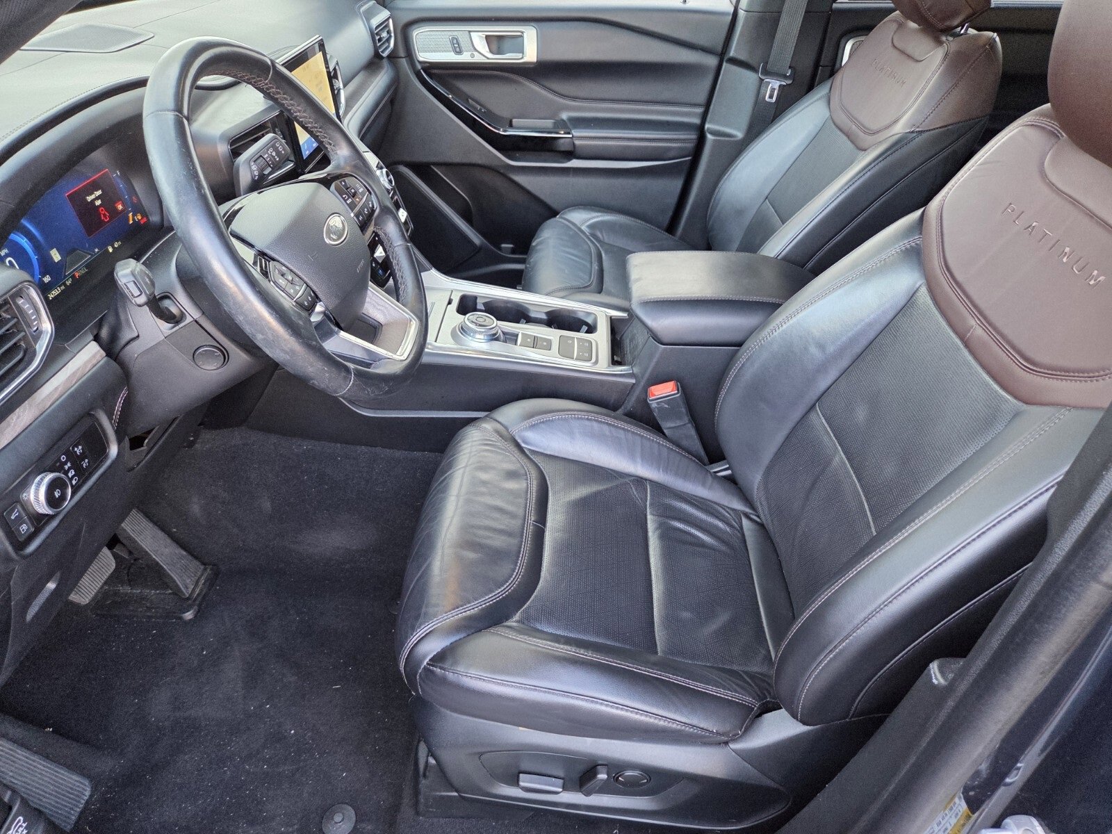 Certified 2023 Ford Explorer Platinum image 4