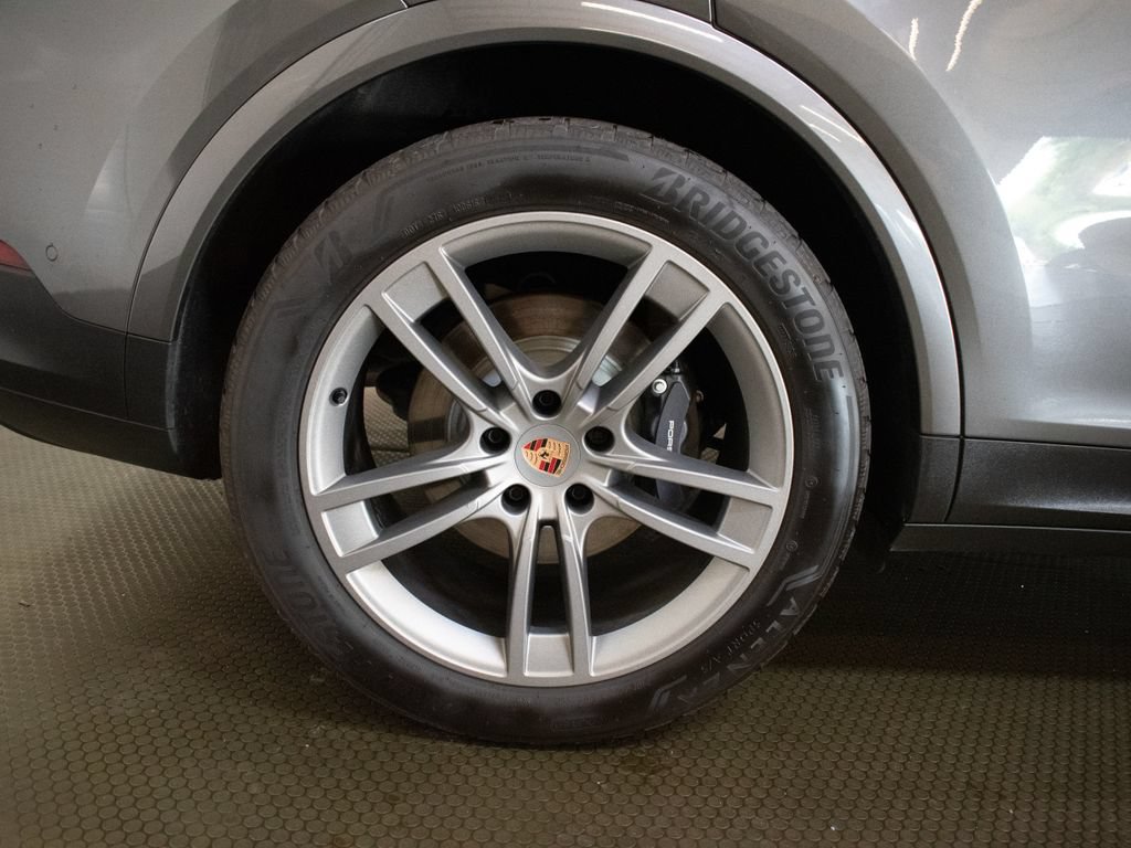 Certified 2026 Porsche Cayenne E-Hybrid AWD/4WD image 16
