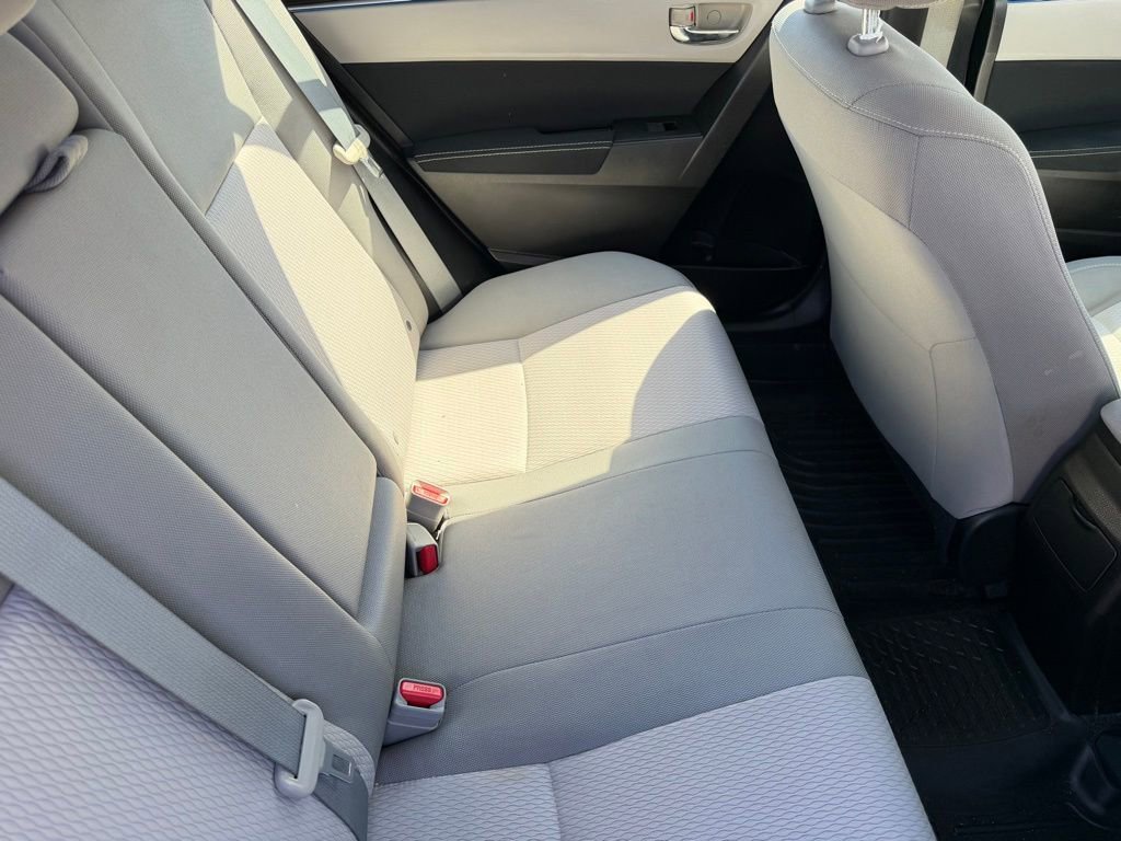 Used 2015 Toyota Corolla LE image 16