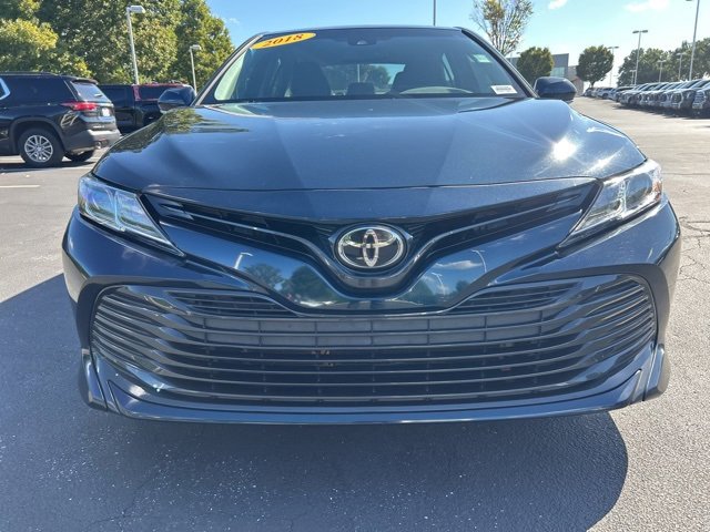 Used 2018 Toyota Camry SE image 2