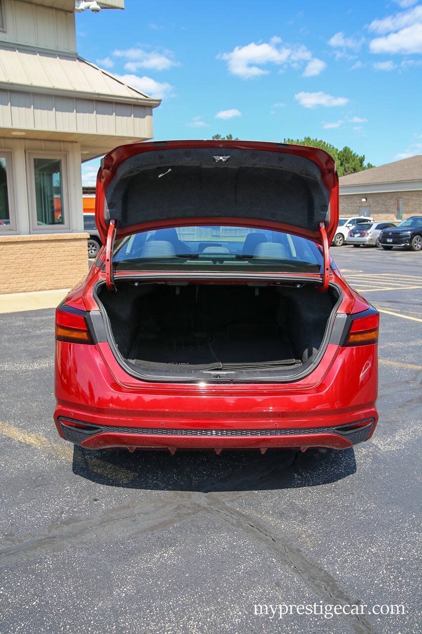 Used 2025 Nissan Altima 2.5 SV FWD image 25