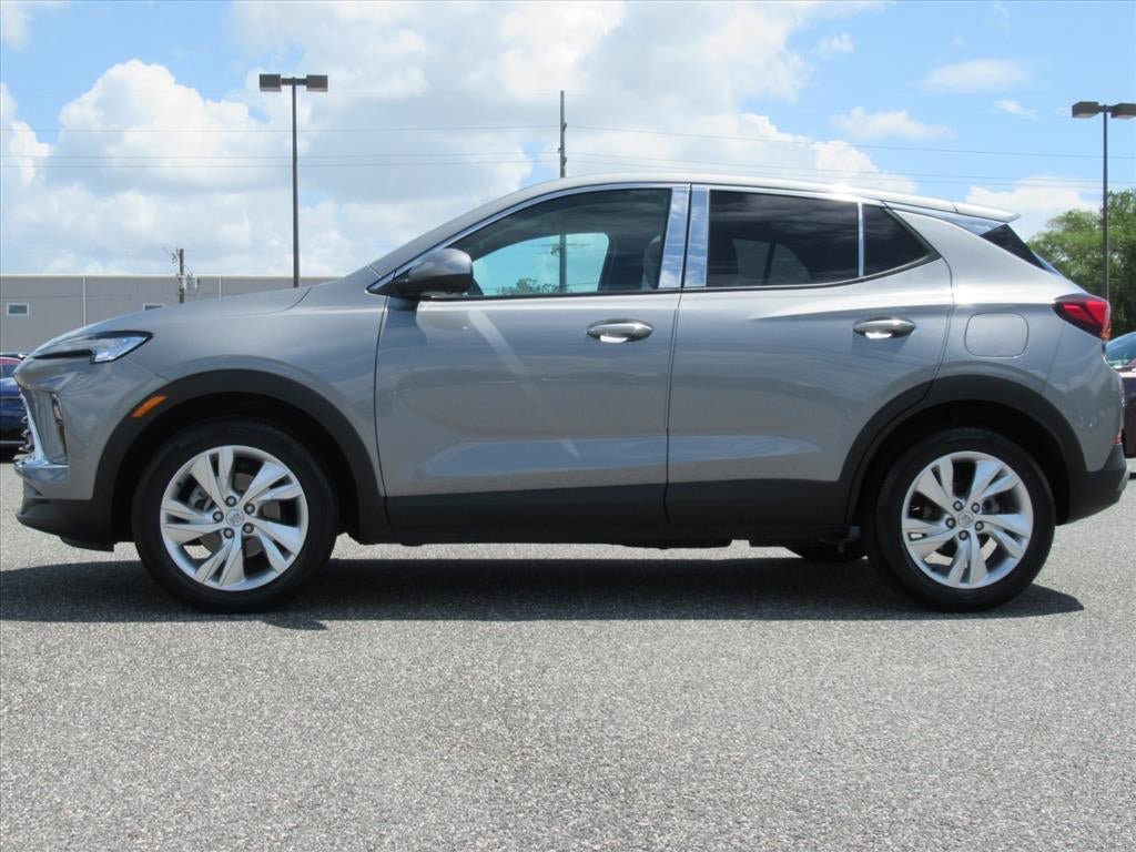 Used 2024 Buick Encore GX Preferred w/ Advanced Technology Package FWD image 4