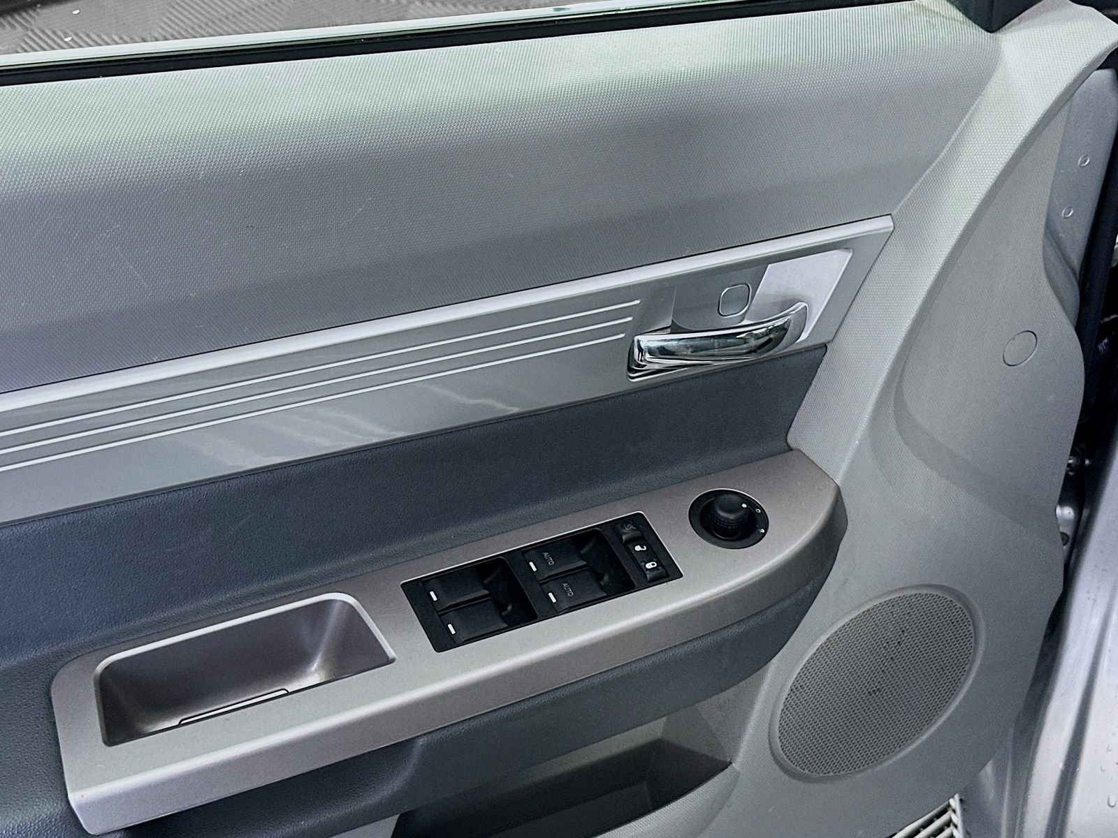 Used 2008 Chrysler Sebring Touring FWD image 16