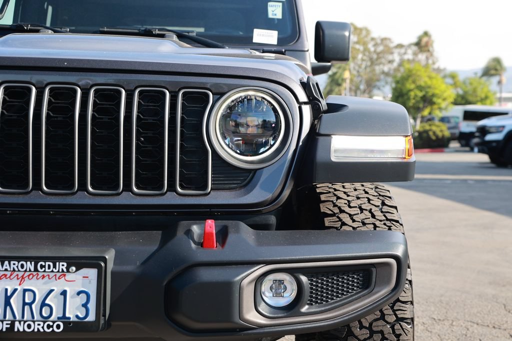 Used 2025 Jeep Wrangler Unlimited Rubicon AWD/4WD image 5