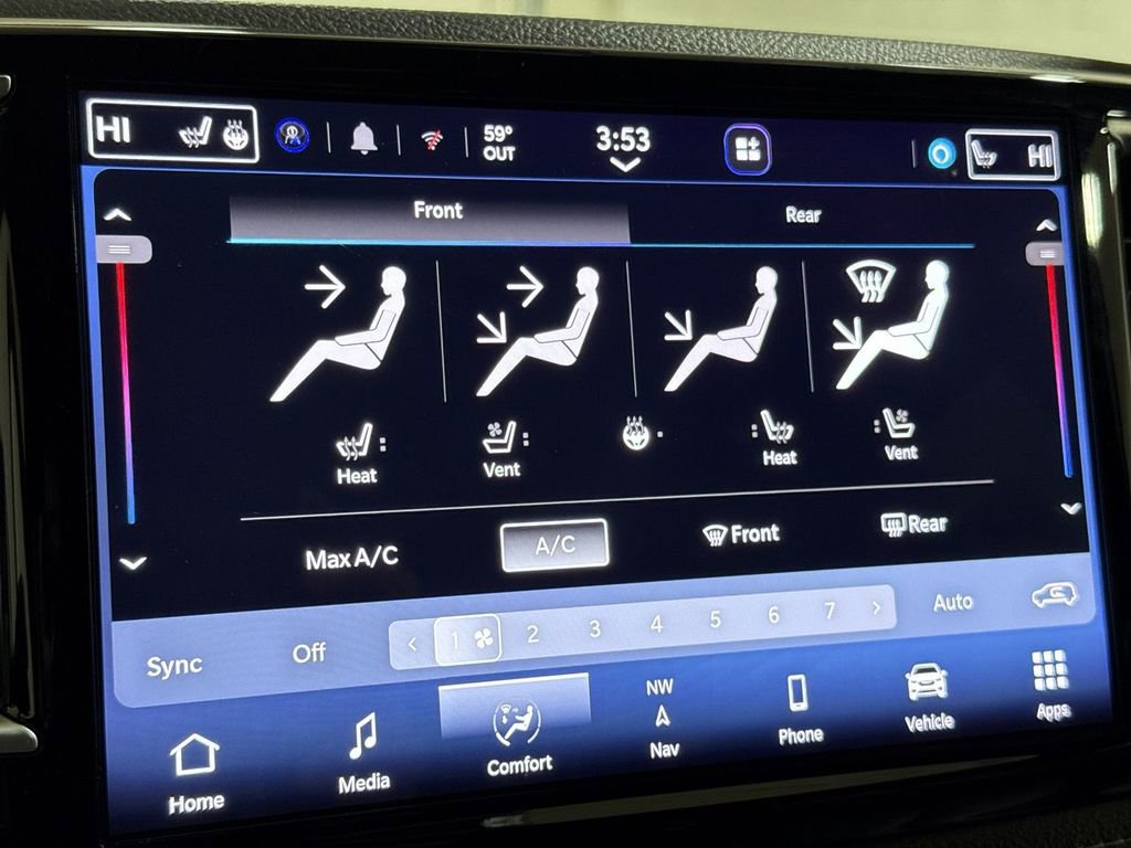 Used 2025 Chrysler Pacifica Limited image 17