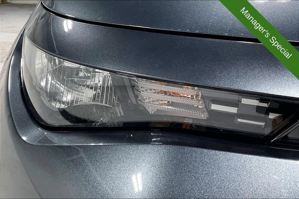 Used 2025 Kia Soul LX w/ LX Technology Package FWD image 34