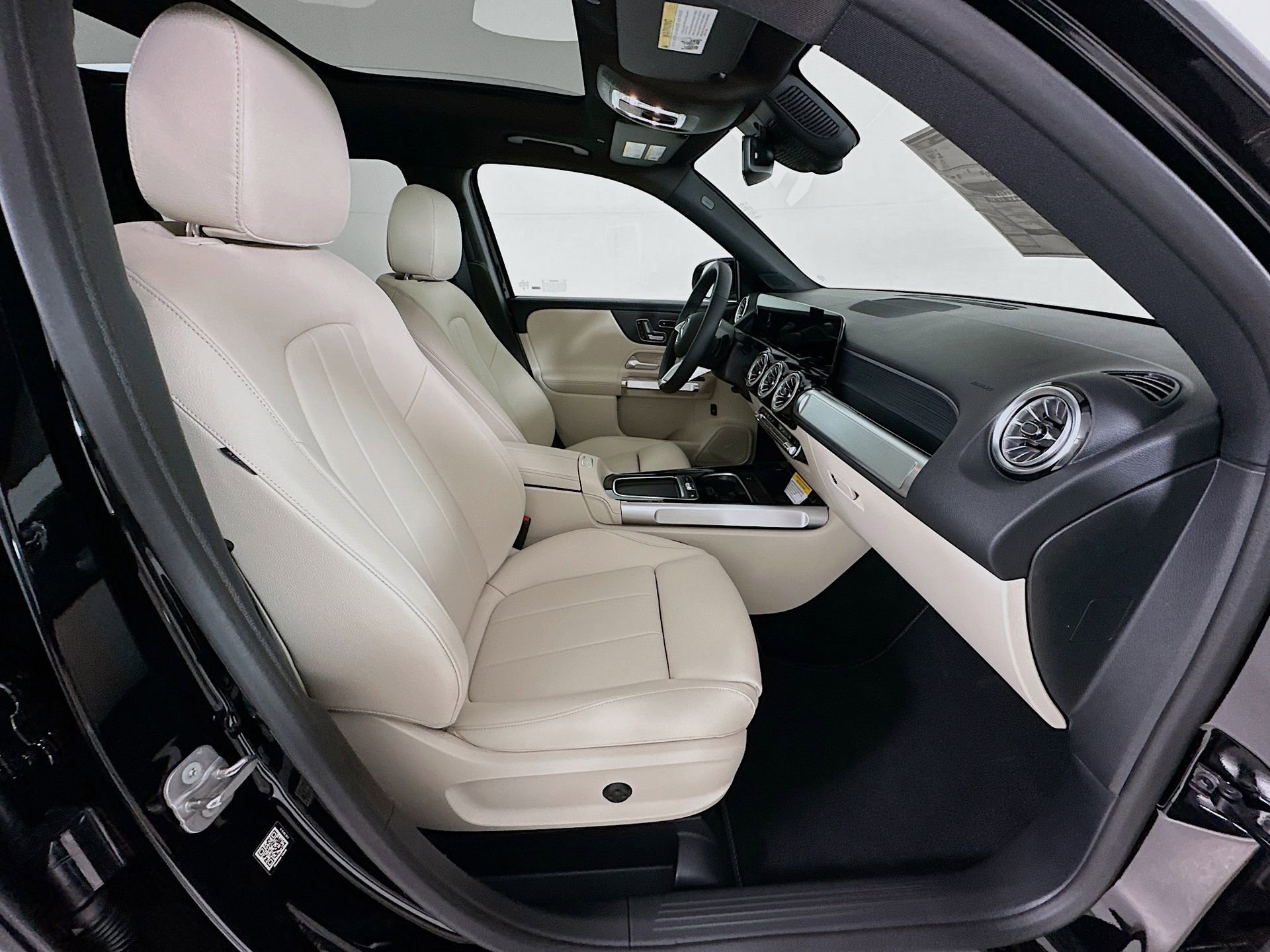 New 2026 Mercedes-Benz GLB 250 image 29