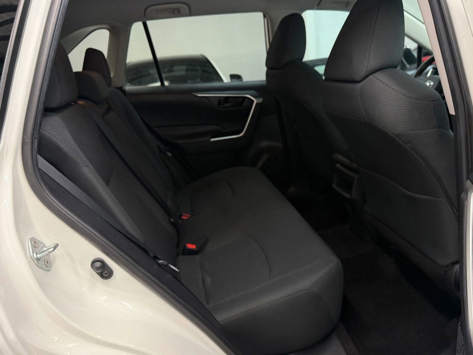 Used 2019 Toyota RAV4 LE w/ Carpet Mat Package AWD/4WD image 22