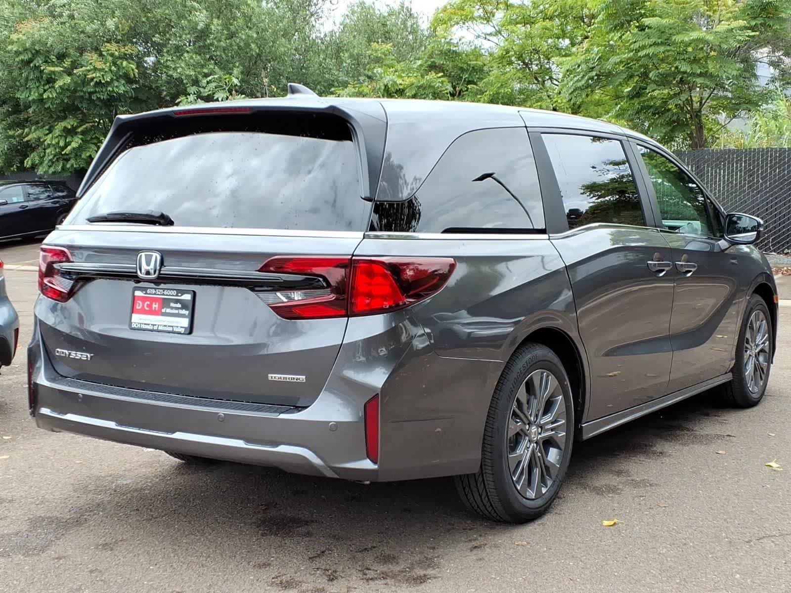 New 2026 Honda Odyssey Touring image 4