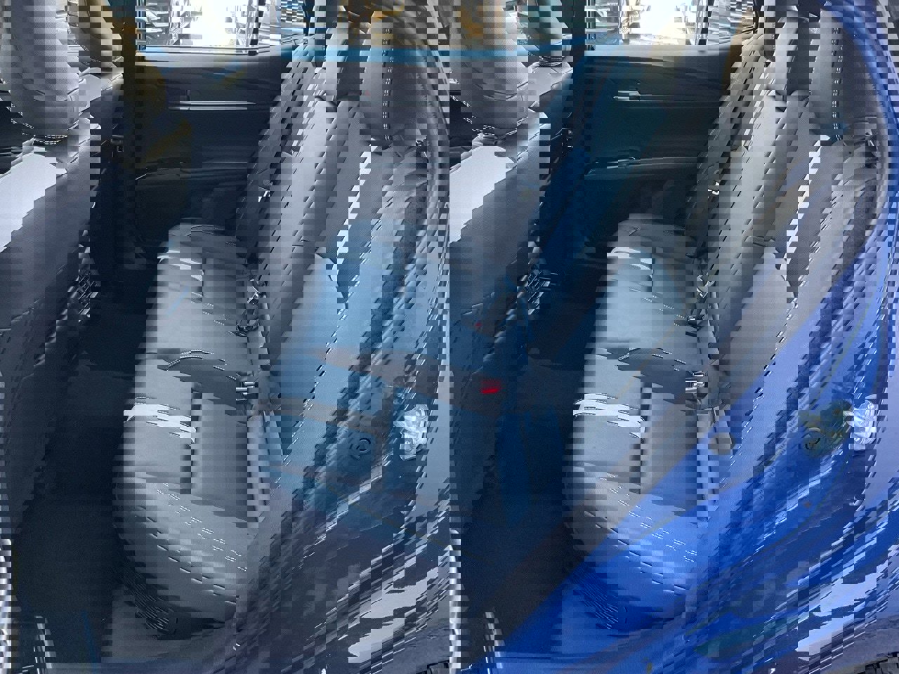 Used 2025 Toyota Camry SE image 15