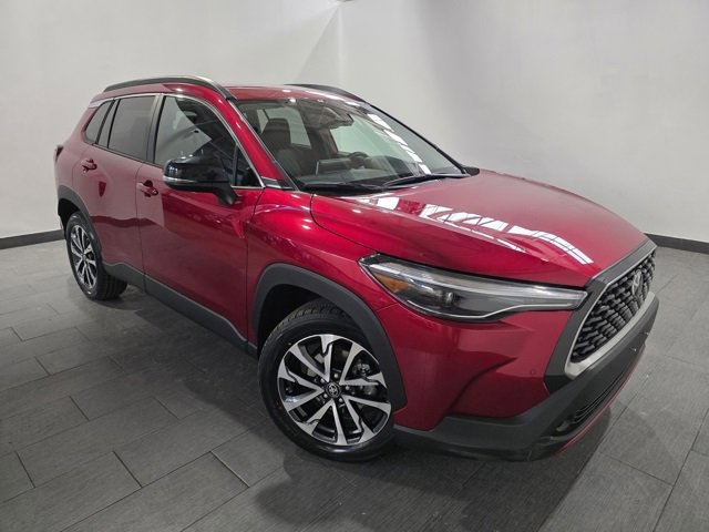 Used 2025 Toyota Corolla Cross XLE image 7