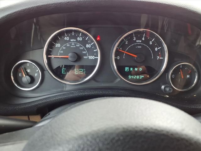 Used 2017 Jeep Wrangler Unlimited Sahara w/ Connectivity Group image 23