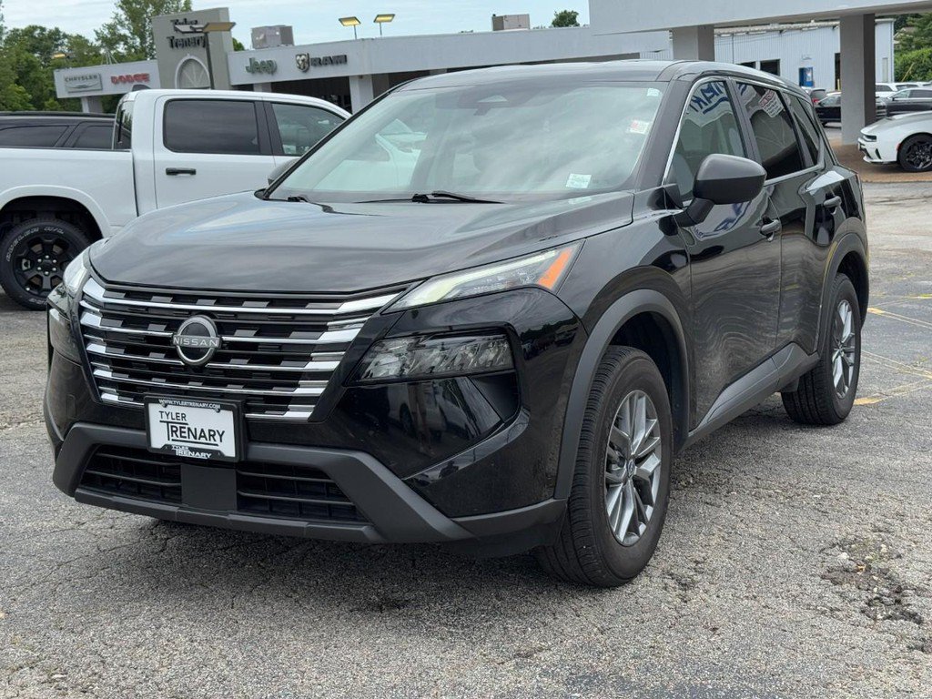 Used 2024 Nissan Rogue S AWD/4WD image 10